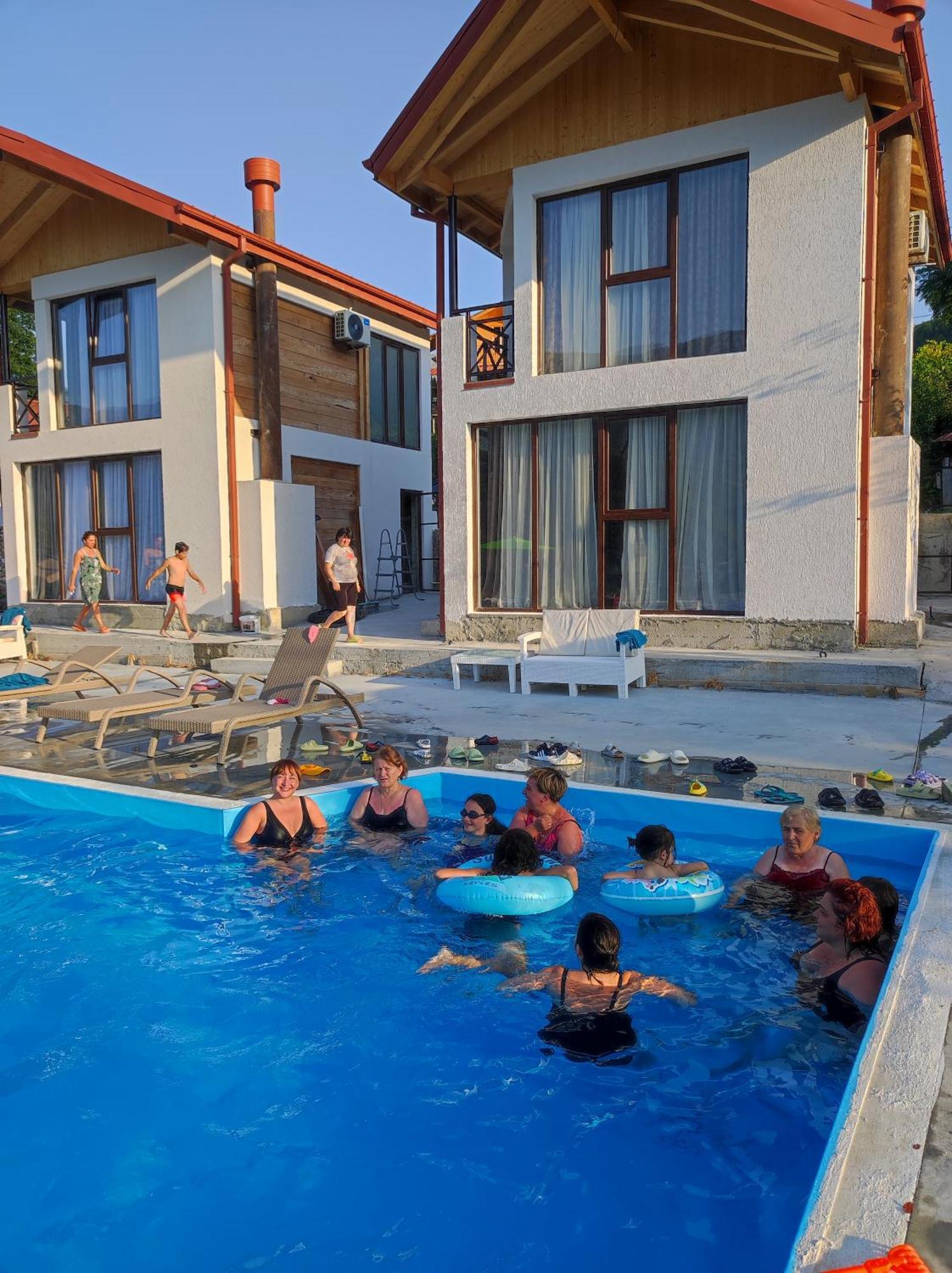 Belvedere Hotel Ambrolauri Exterior photo