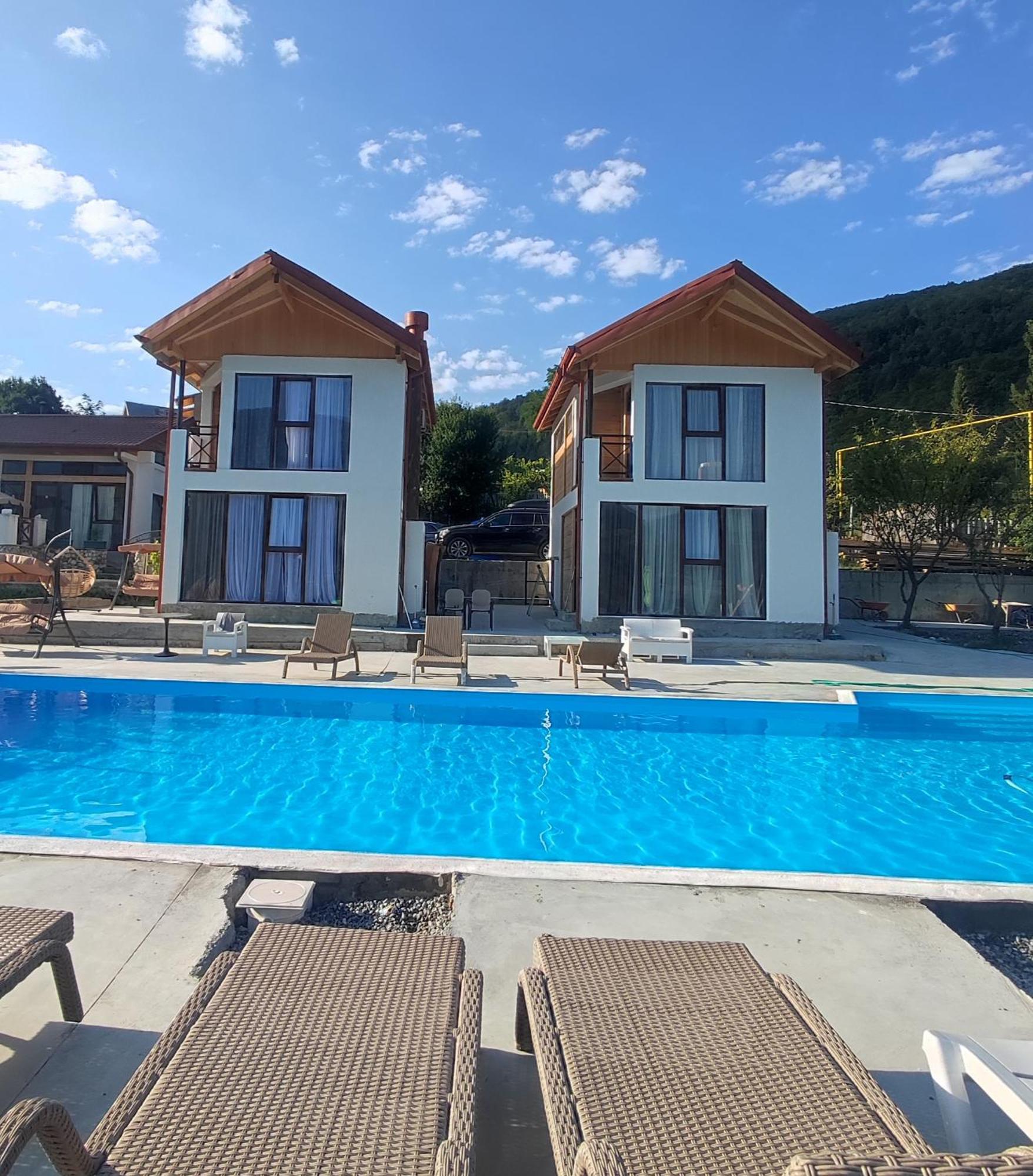 Belvedere Hotel Ambrolauri Exterior photo